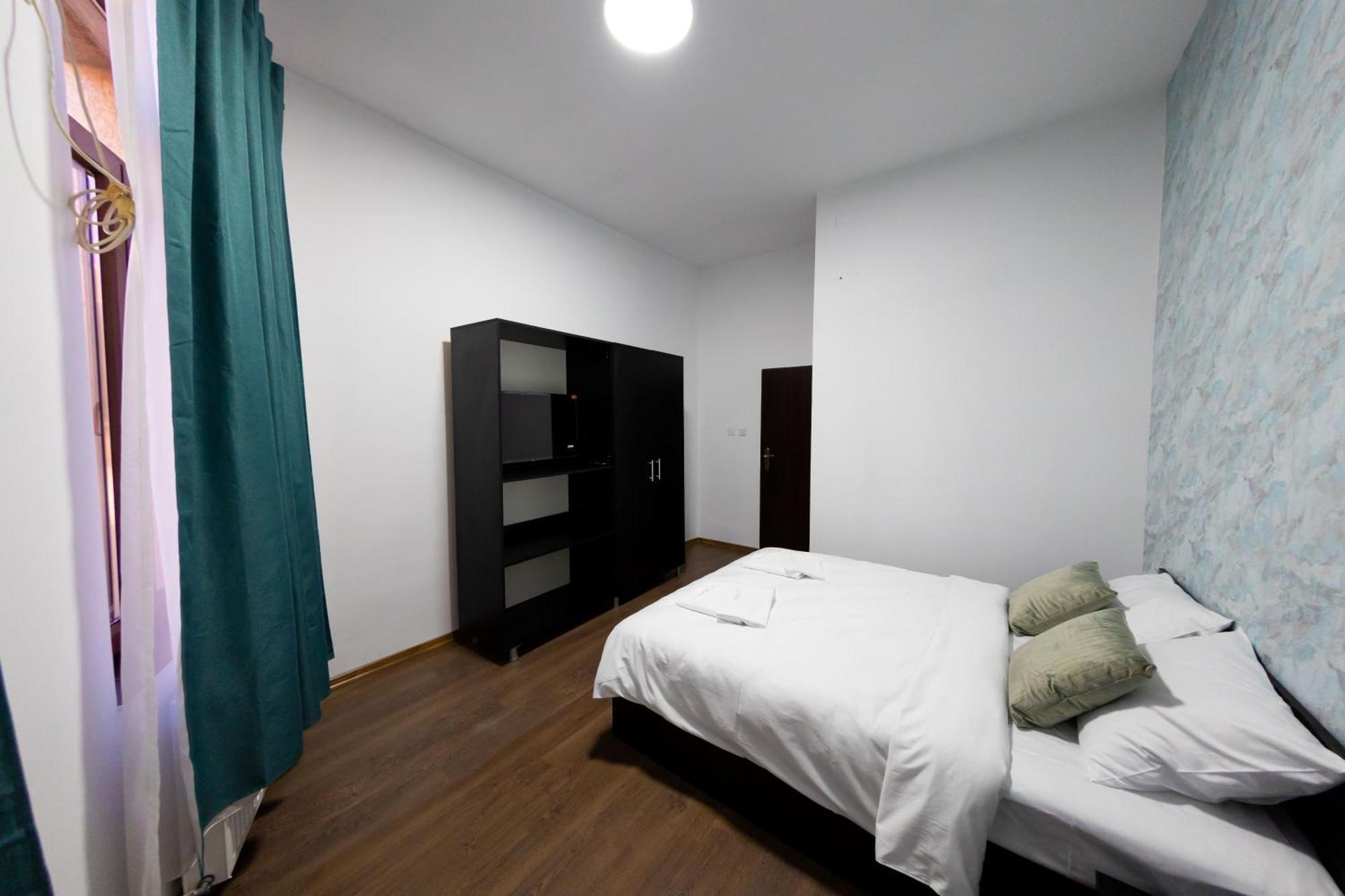 Lsix Apartament *