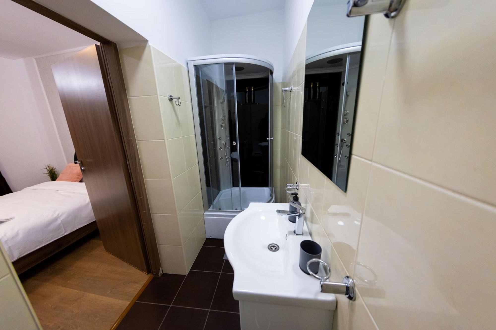 Lsix Apartament *